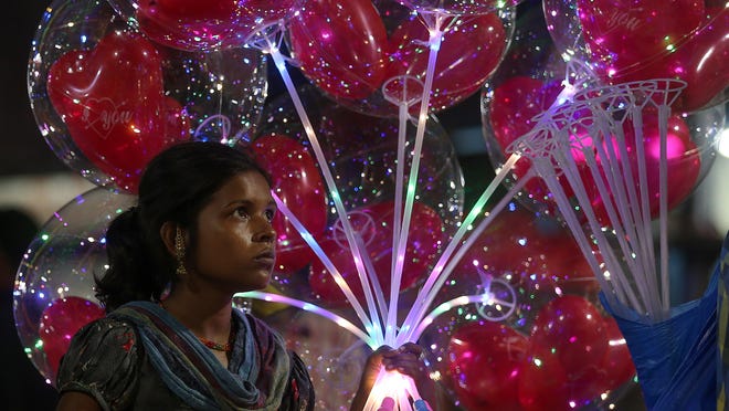 Wright-Patterson Air Force Base on lockdown as authorities
respond to reports of active shooter 1 Wright-Patterson Air Force Base on lockdown as authorities
respond to reports of active shooter 1