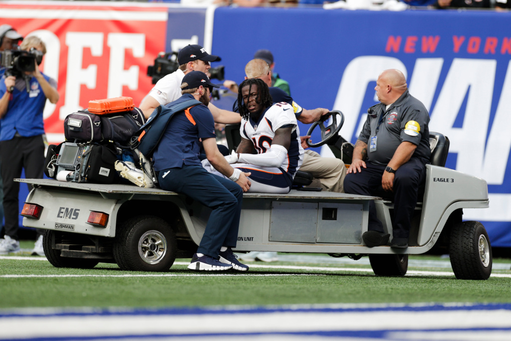 Jerry Jeudy exits Broncos season opener vs. Giants with
ankle injury 1