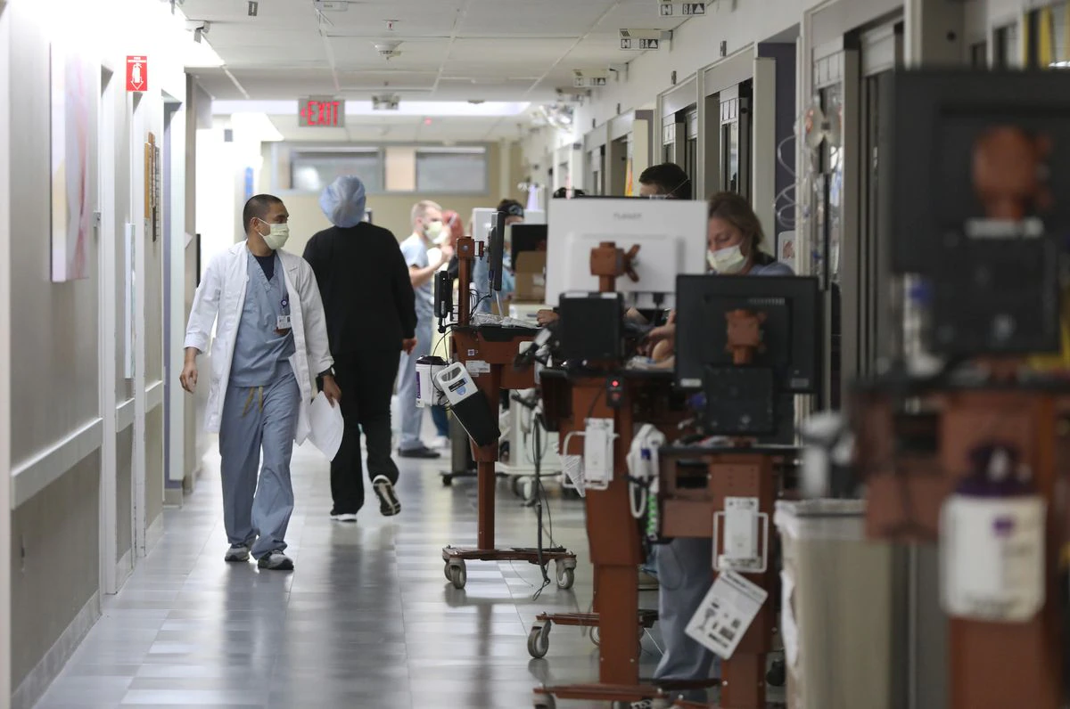 Southern Illinois reported zero available ICU beds this
week, amid COVID-19 surge 1