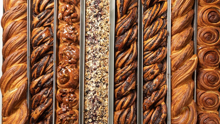 Bakey opens downtown with fresh babka and loaves of
bread 1