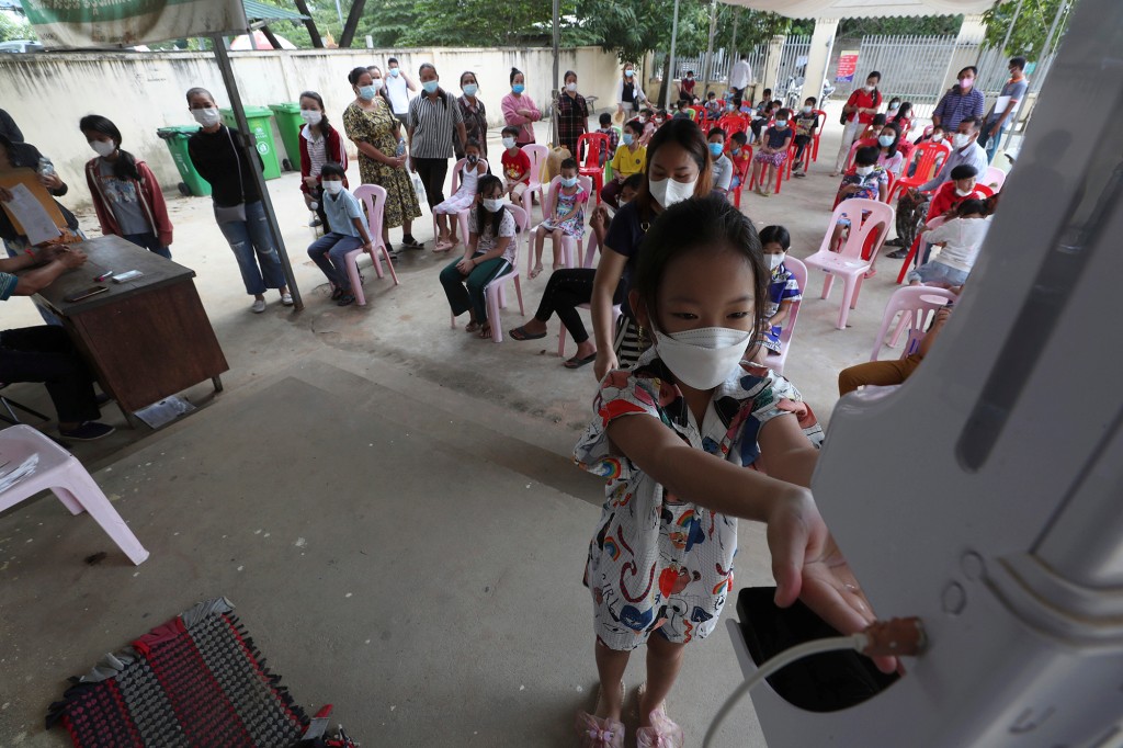 Cambodia vaccinating 6-to-11-year-olds before schools
reopen 1
