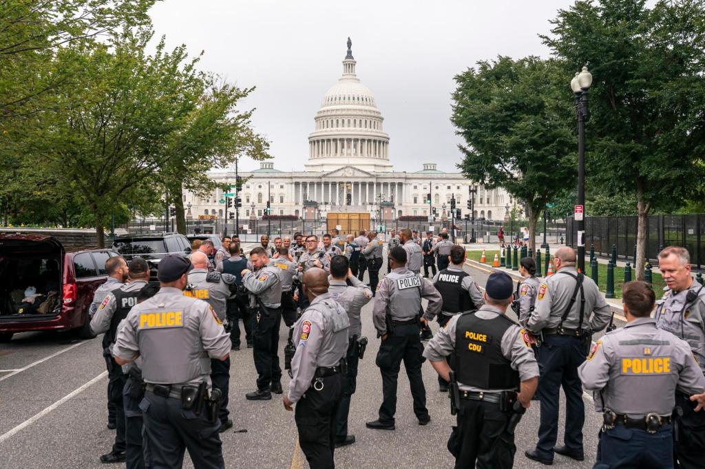 In edgy Washington, police outnumber Jan. 6
protesters 1