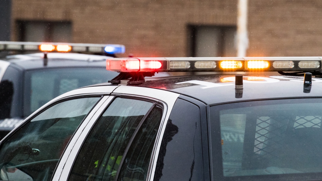 San Jose police officer pulls driver from burning car after
Highway 101 crash 1