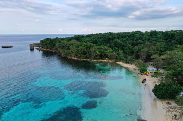 CDC Adds 3 New Destinations to Highest COVID-19 Travel
Warning List, Including Jamaica 1