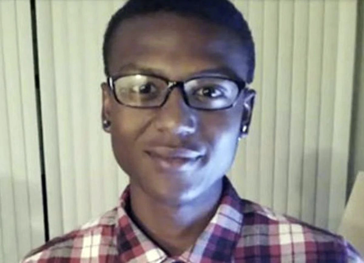 3 police officers, 2 paramedics charged in 2019 death of
Elijah McClain 1 3 police officers, 2 paramedics charged in 2019 death of
Elijah McClain 1