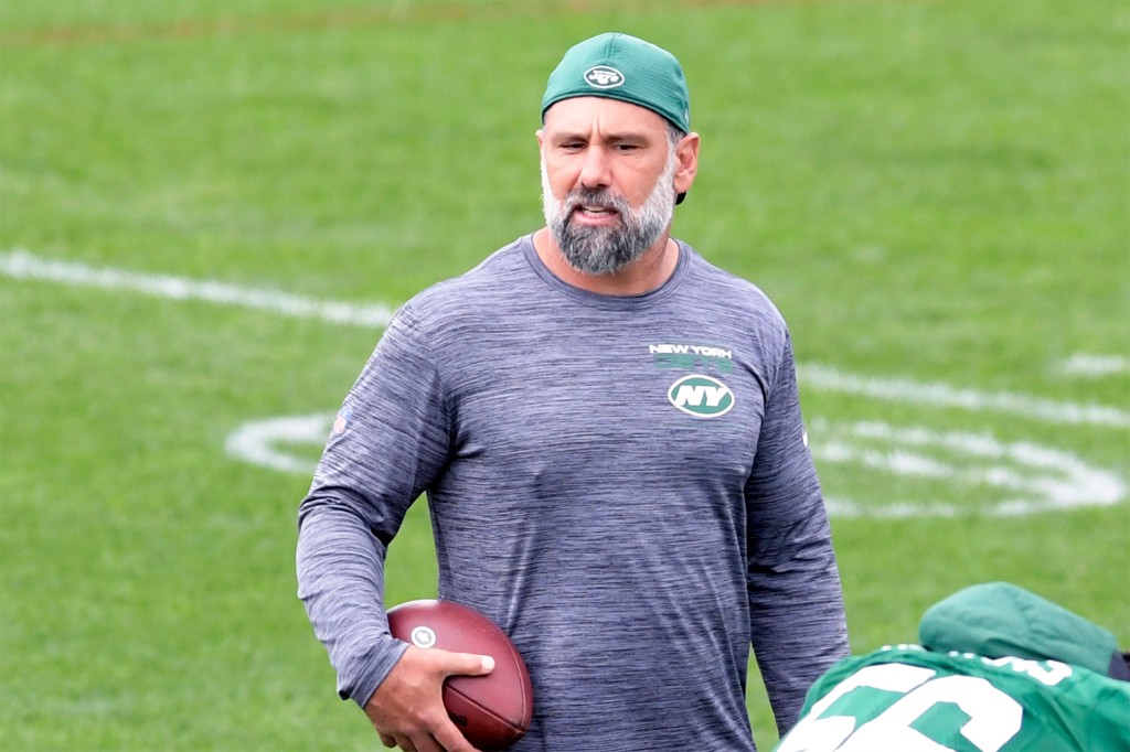 Jets’ starting safety a mystery for clash with
Patriots 1