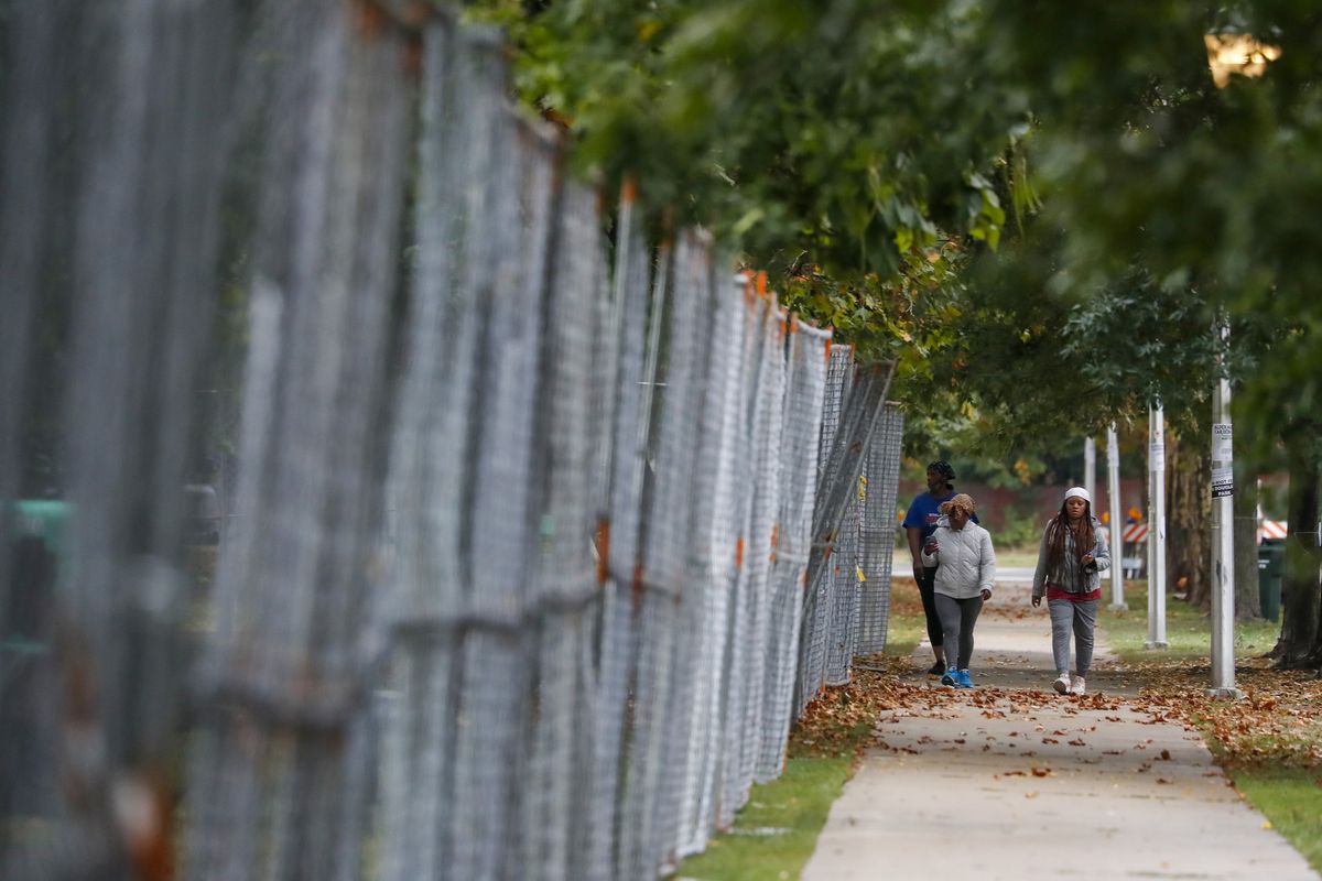 Workers clean up after Riot Fest ends 1
