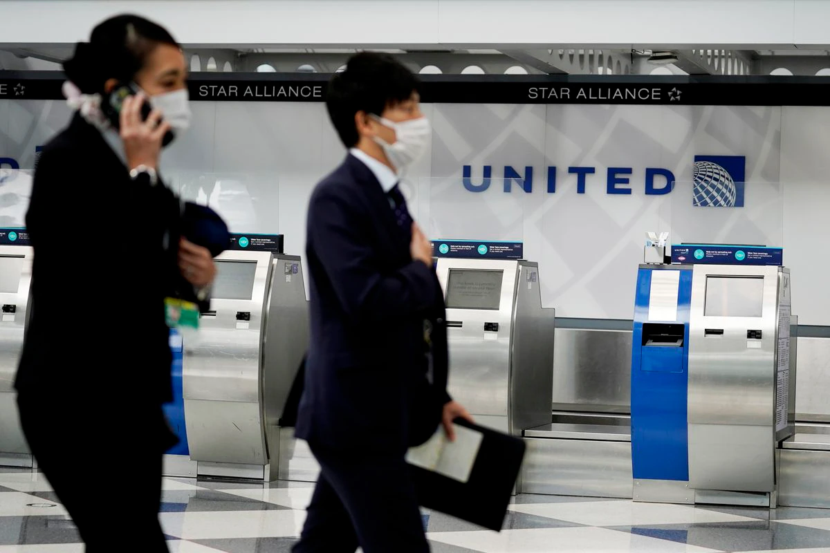 United Airlines employees with religious, medical exemption
for COVID-19 vaccine will be put on leave 1 United Airlines employees with religious, medical exemption
for COVID-19 vaccine will be put on leave 1