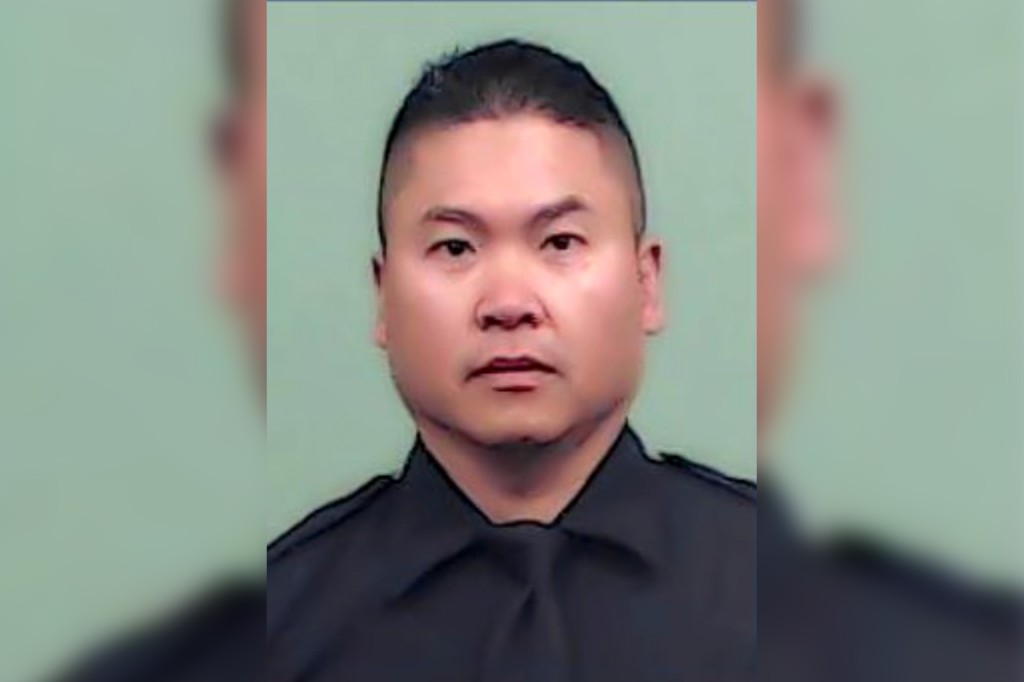 Longtime officer dies from COVID-19, NYPD says 1