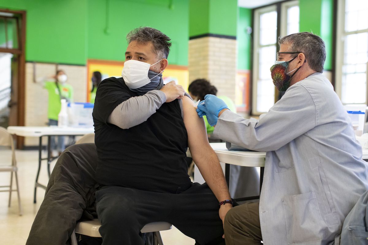 Chicago to give $100 gift cards to those who get COVID-19
vaccine 1 Chicago to give $100 gift cards to those who get COVID-19
vaccine 1