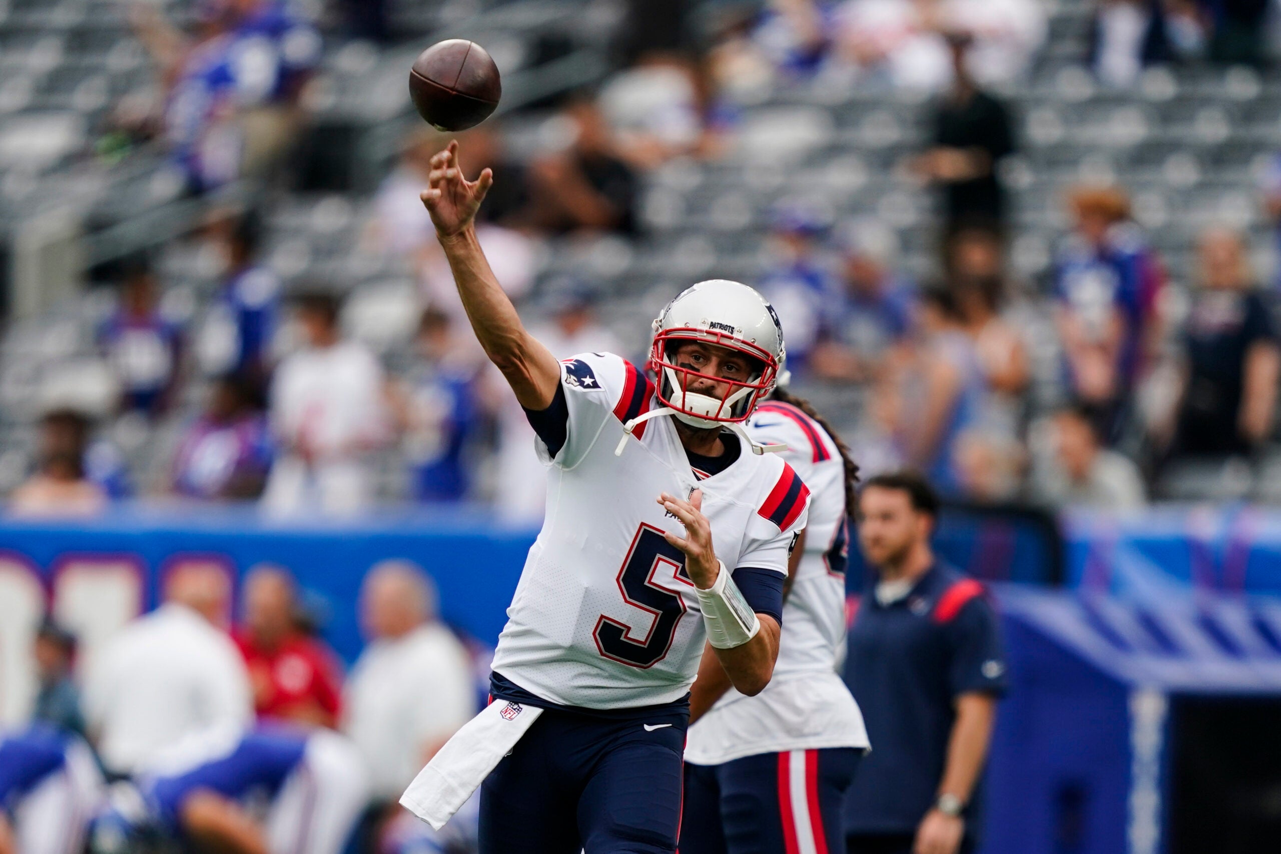 Patriots reportedly sign Brian Hoyer to one-year
deal 1