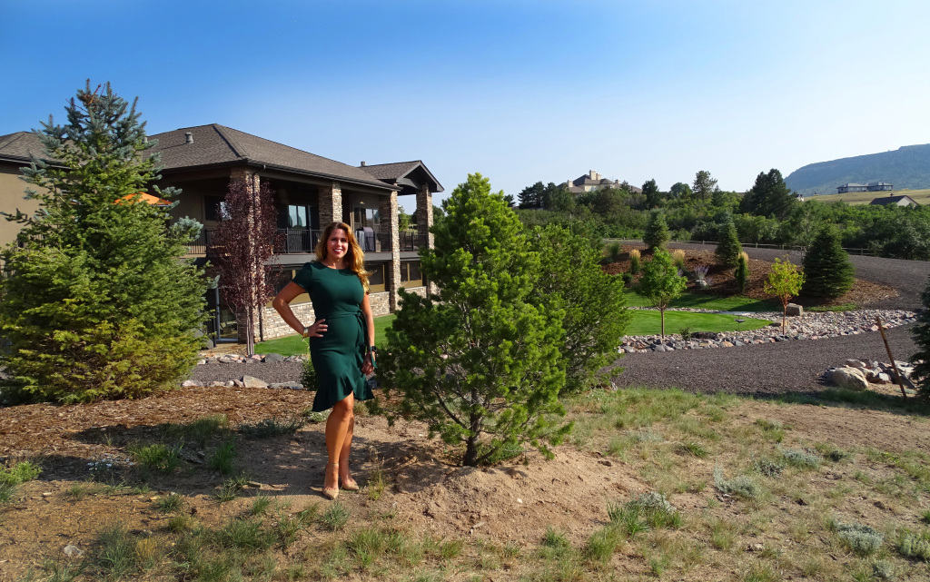 Elbow room: Douglas County’s Joan Pratt is the expert on
homes with lots of land, including one open Sunday 1