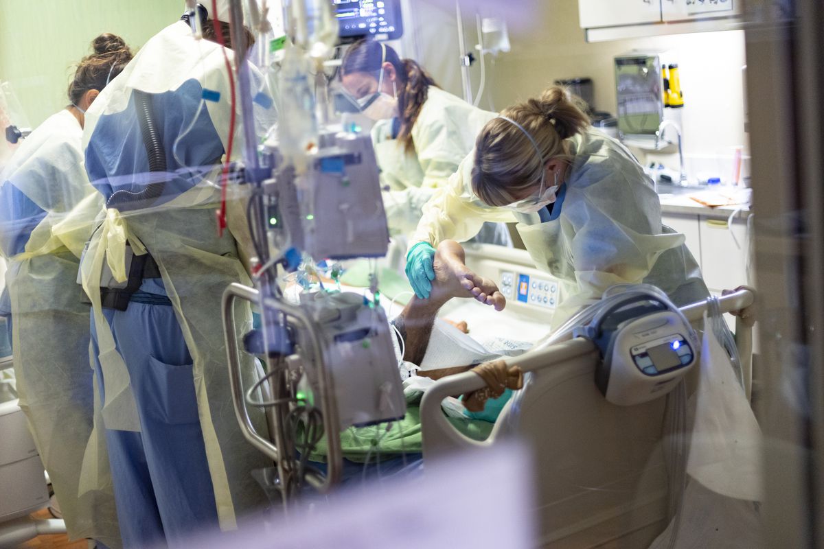 Idaho coronavirus crisis forces hospitals to ration care,
prioritize patients likely to survive; ‘severe shortage of
staffing, available beds’ 1 Idaho coronavirus crisis forces hospitals to ration care,
prioritize patients likely to survive; ‘severe shortage of
staffing, available beds’ 1