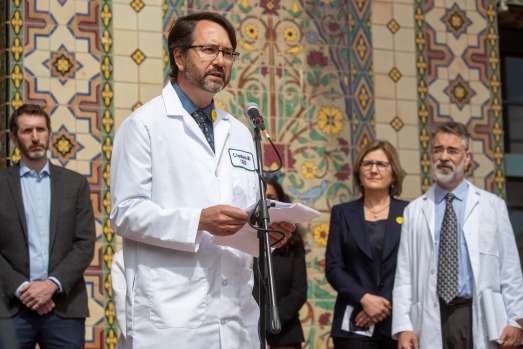 Contra Costa County to recommend schools mandate COVID
vaccines for students, official says 1