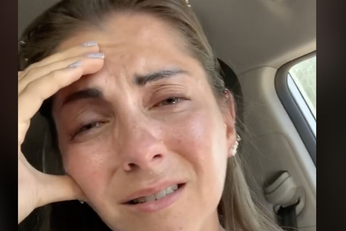 Deaf Woman Terrorized by Mask-Obsessed Store Clerks After
Asking to Read Their Lips 1