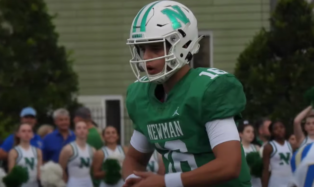Arch Manning superb in HS opener as legend continues to
grow 1