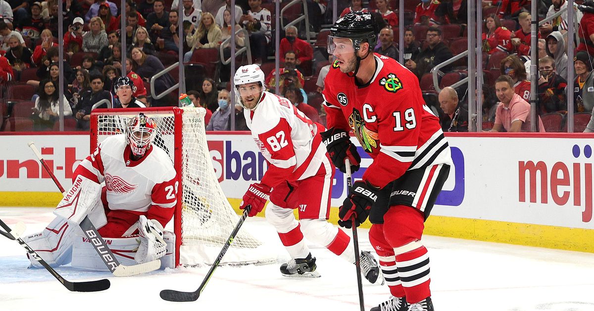Blackhawks notebook: Jonathan Toews, Lukas Reichel both play
in preseason opener 1