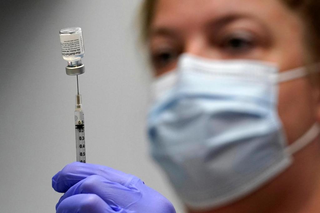 US panel backs COVID-19 boosters only for elderly,
high-risk 1