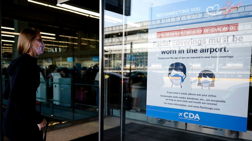 Airlines say rise in COVID-19 cases is hurting ticket
sales 1