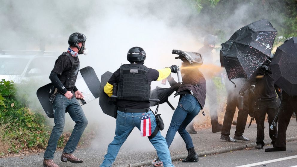 Portland mayor: Keeping police away from protest a
mistake 1