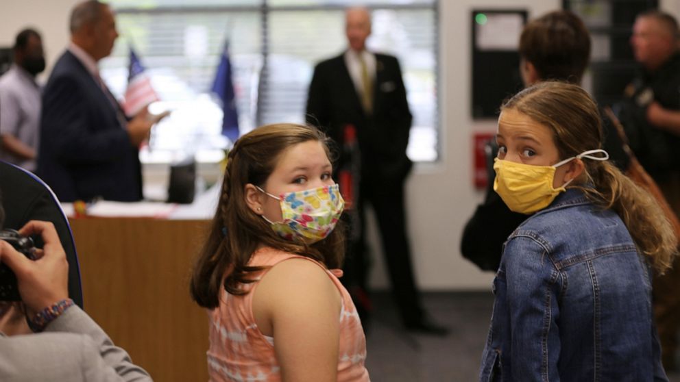 Federal judge overturns South Carolina school mask
ban 1