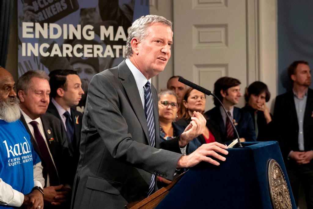De Blasio bashes AOC Rikers proposal: ‘The answer is not to
just open up the gates’ 1