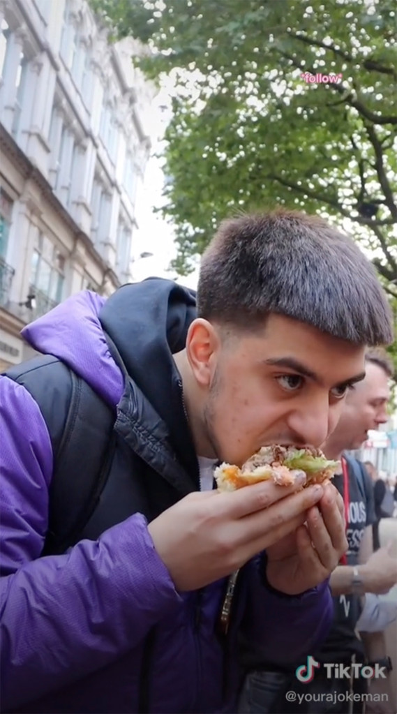 TikTok troll eats ‘World’s Biggest Burger’ in front of vegan
protesters 1 TikTok troll eats ‘World’s Biggest Burger’ in front of vegan
protesters 1