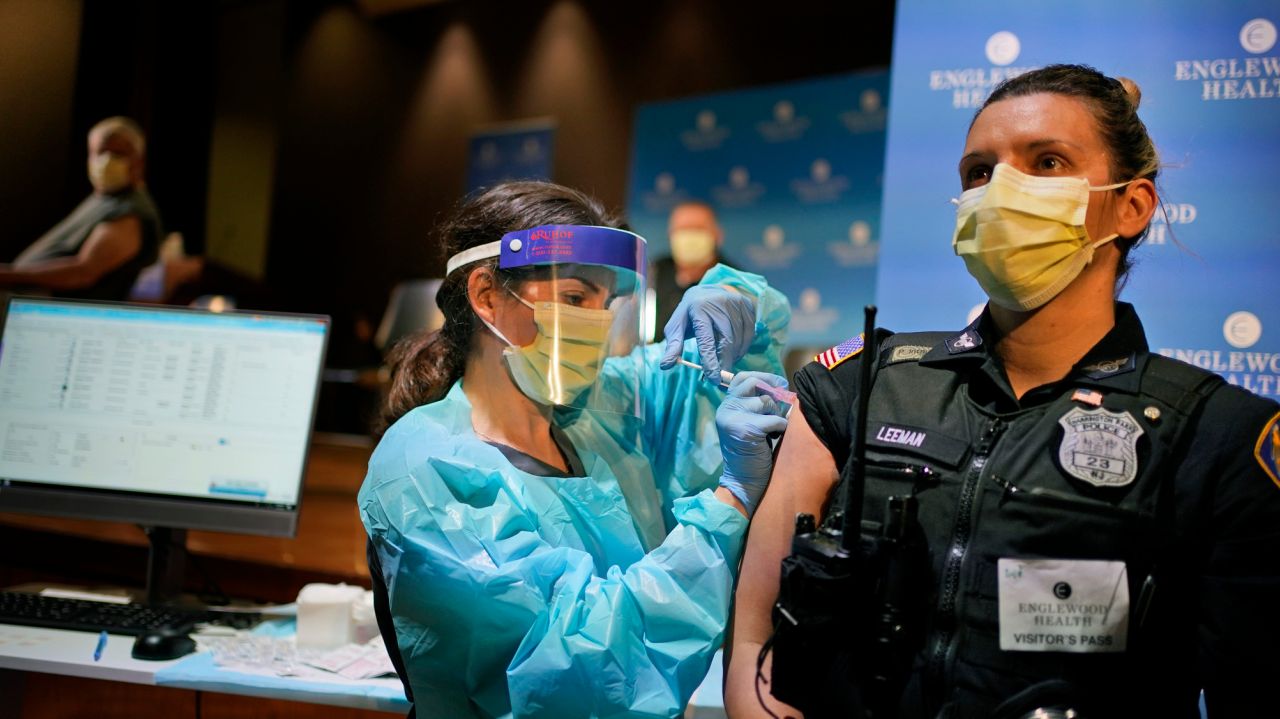 Getting a COVID-19 vaccine can still save your life 1