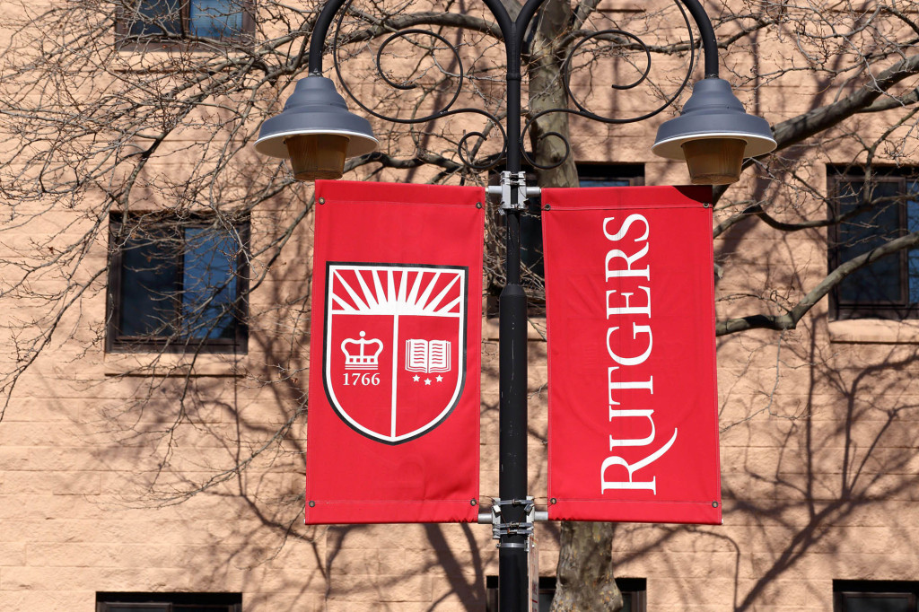 Rutgers bars unvaccinated student from attending virtual
classes 1