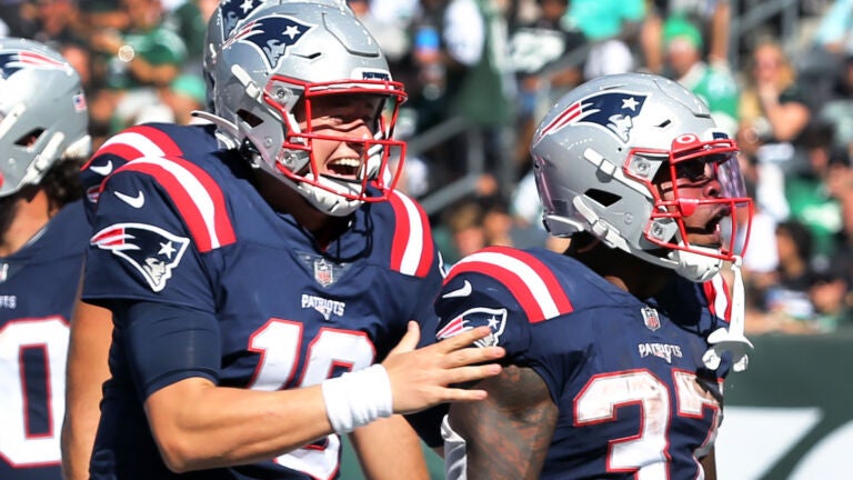 Watch Patriots locker room celebrate first win of the year
over the Jets 1