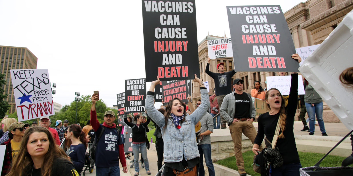 Texas Hospital Faces Closure Over COVID-19 Vaccine
Mandate 1
