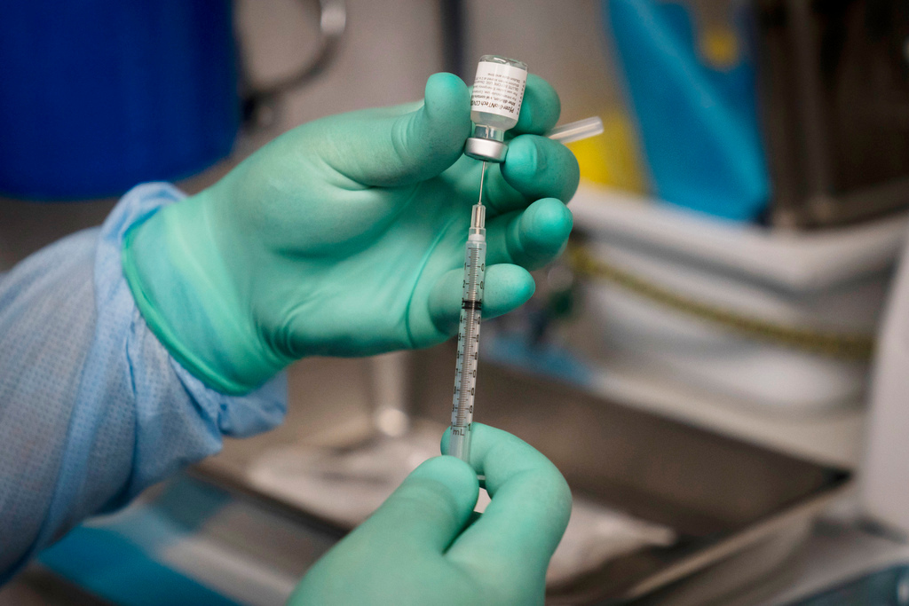 Q&A: Should FDA move faster on COVID-19 vaccines for
young children? 1
