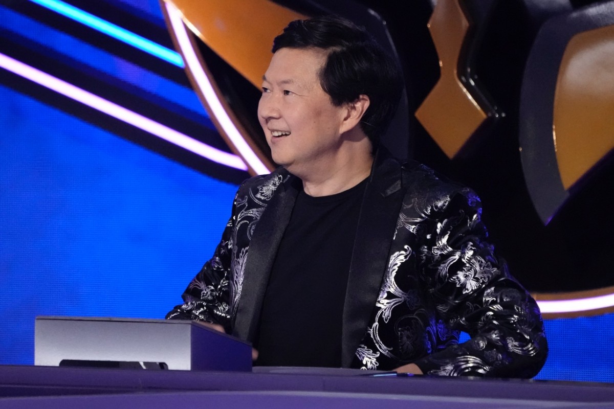 ‘The Masked Singer’: Ken Jeong’s Groan-Worthy Guess May Be
Hiding a Clue [Exclusive Clip] 1