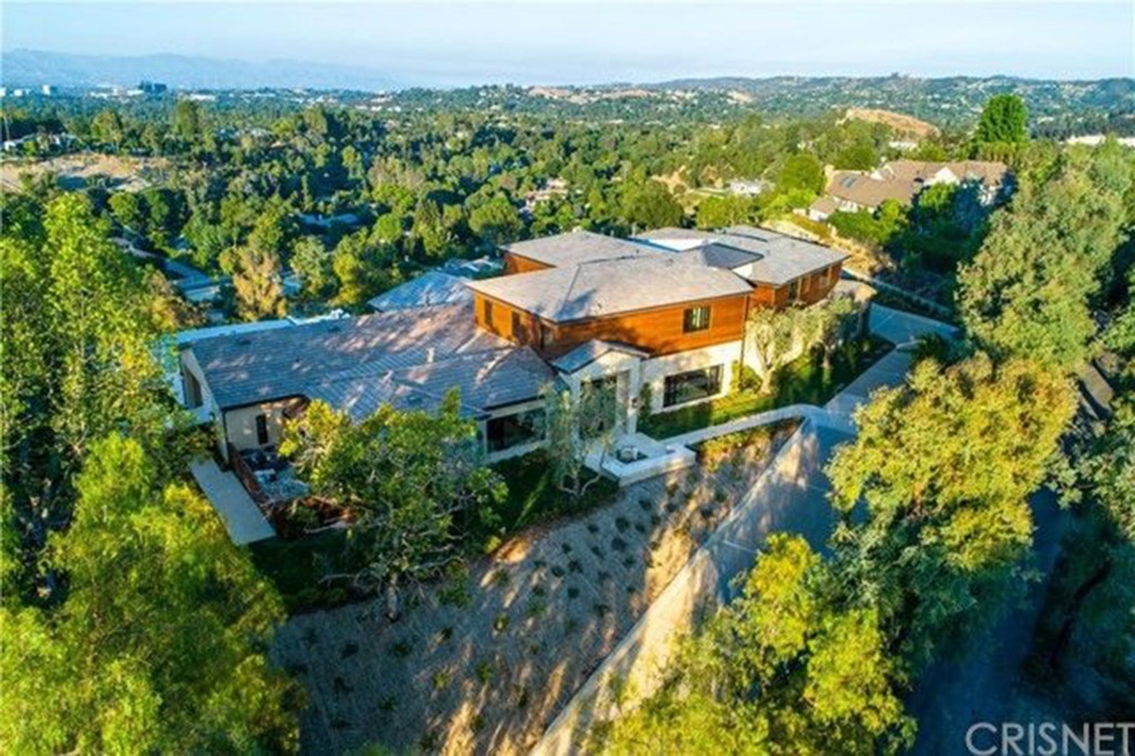 Will and Jada Pinkett Smith buy new $11.3M love nest amid
open relationship reveal 1