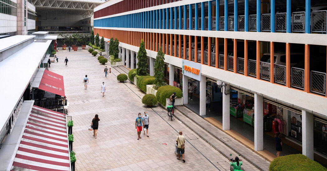 Singapore Struggles to Reopen After Vaccinations 1