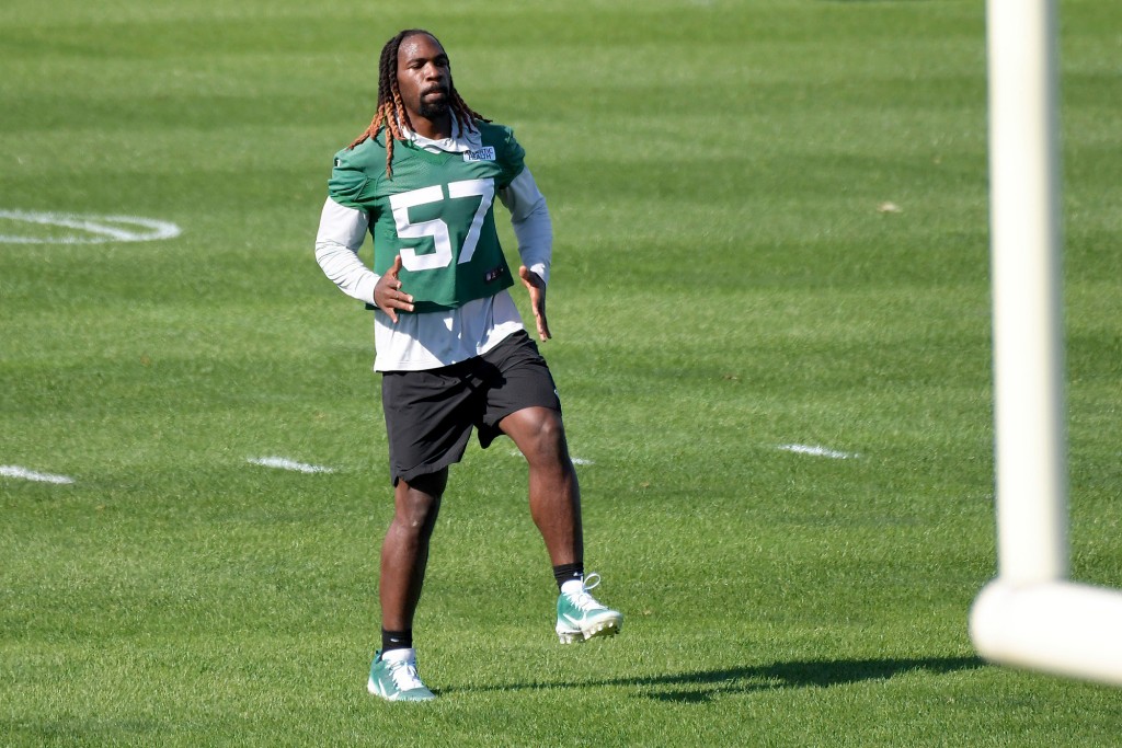 Jets’ C.J. Mosley playing versus Patriots coming ‘down to
the wire’ 1
