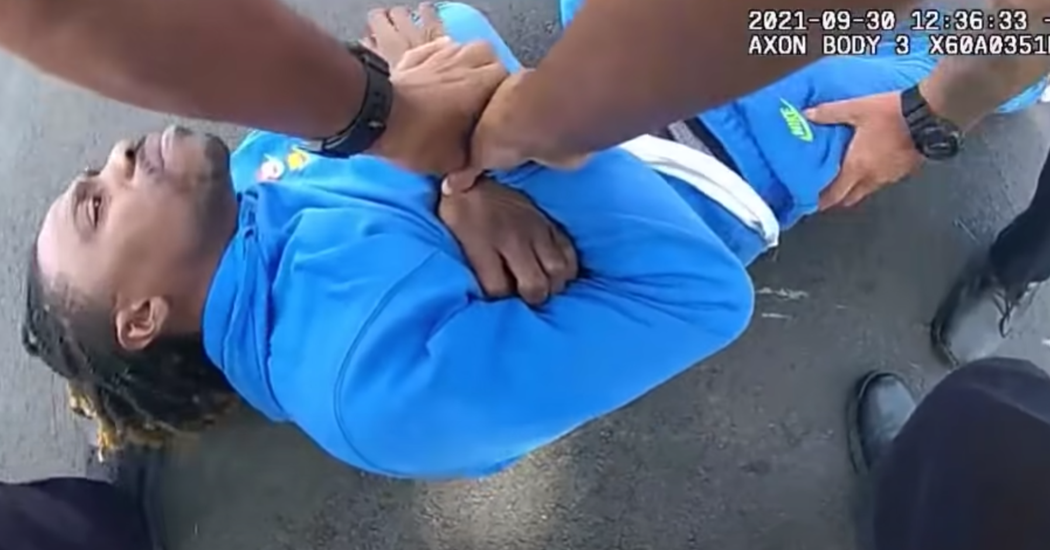 Police Officer Drags Man by Hair From Car. ‘I’m Paraplegic,’
He Protests. 1