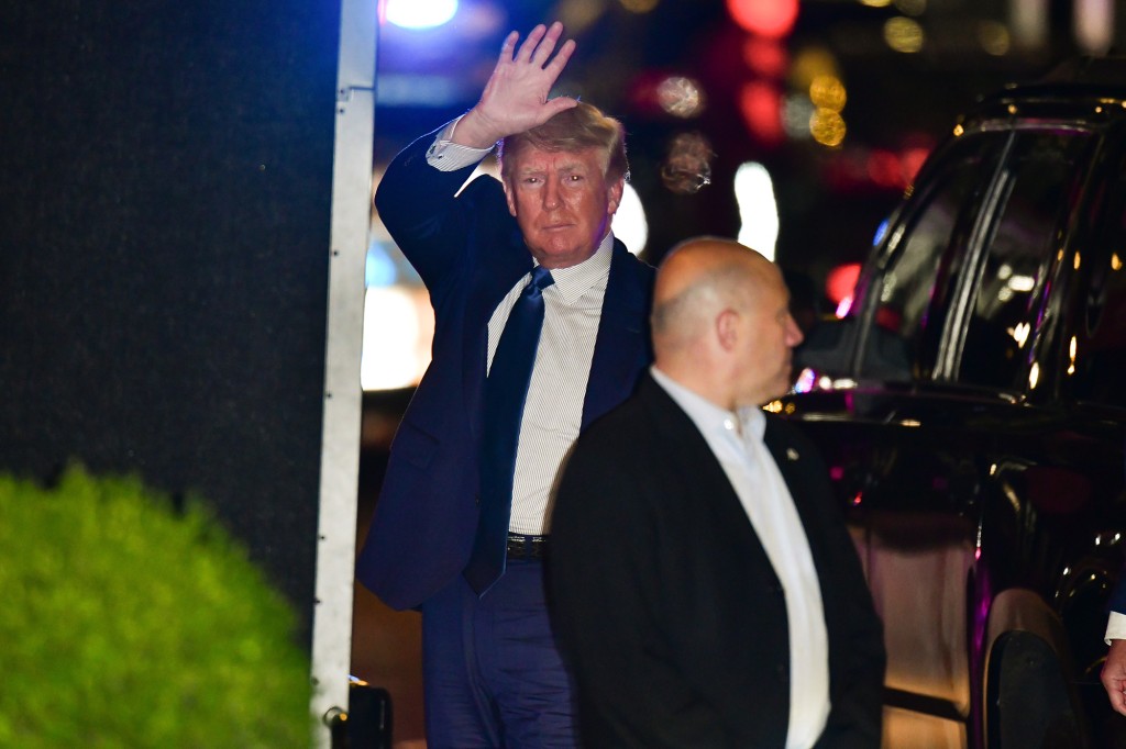 Trump grilled for over four hours in Tower protesters’
lawsuit 1