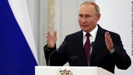 Russian daily Covid-19 deaths hit record high but lawmakers
rule out lockdown 1