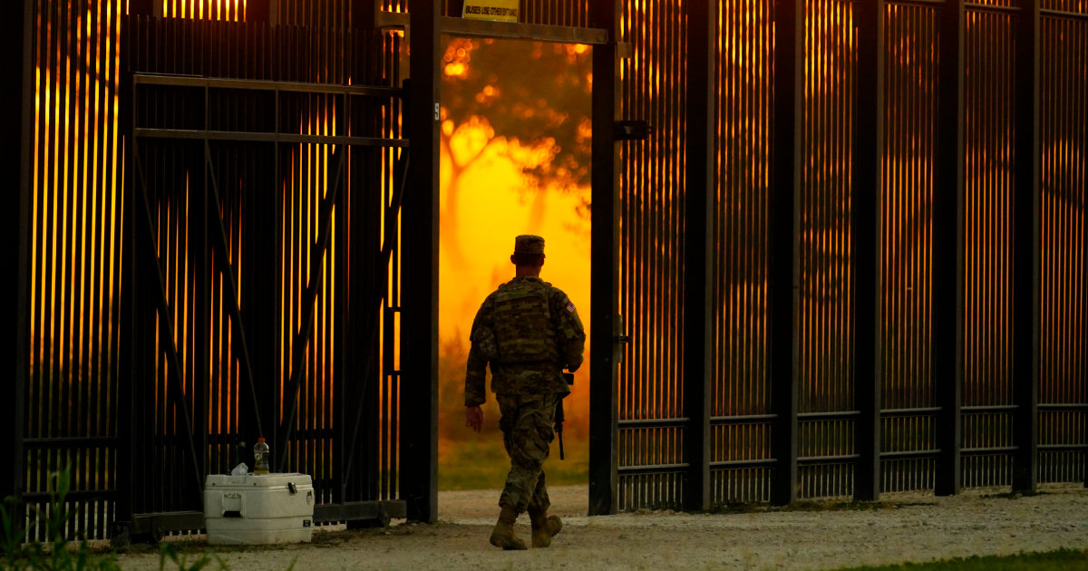 Mexico cheers U.S. decision to open borders in Nov. to fully
vaccinated people 1