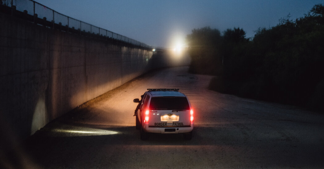 ‘It Should Not Have Happened’: Asylum Officers Detail
Migrants’ Accounts of Abuse 1