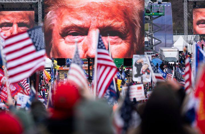 Palm Beach Police Ball Will Enrich Trump, Whose Jan. 6 Mob
Attacked Police Officers 1