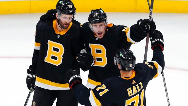 Boston beats Panthers, stops season-opening win streak at
8 1