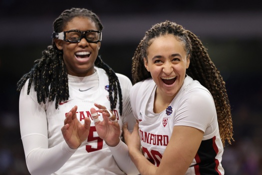 Defending champ Stanford opens No. 3 in AP women’s
basketball rankings 1