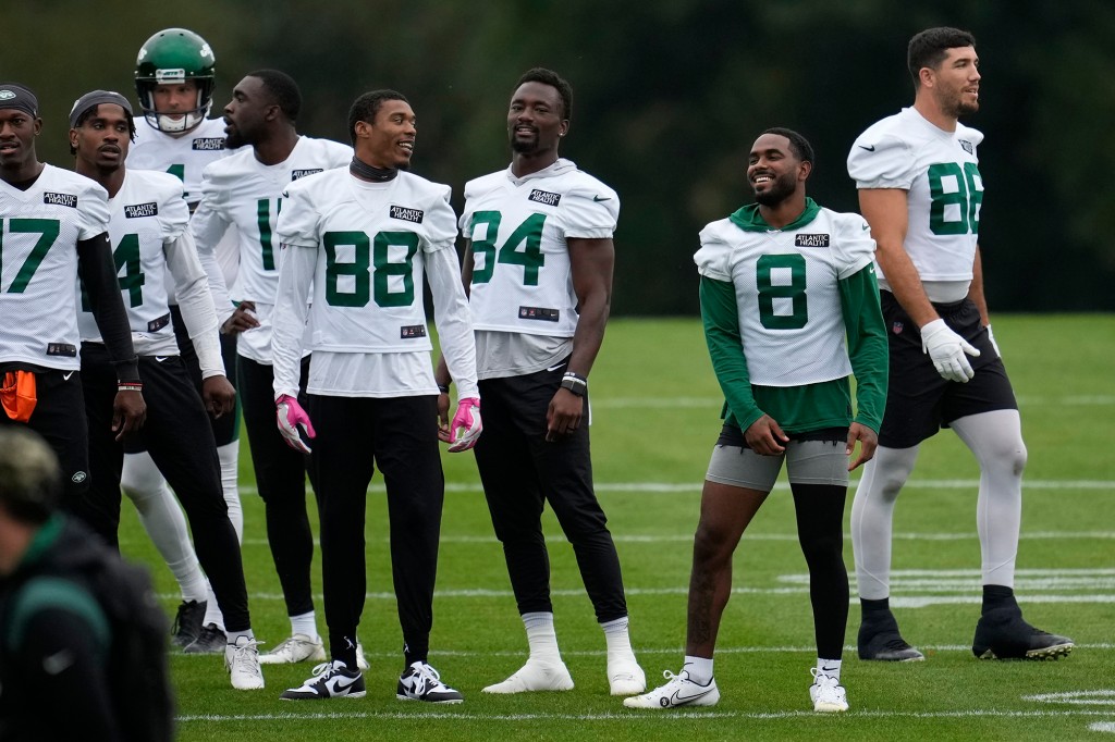 Jets’ time in London even more of a business trip because of
COVID-19 1