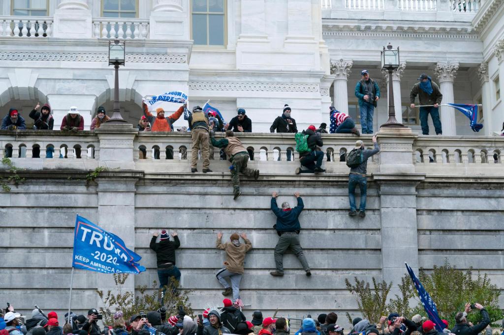 Judge questions whether Jan. 6 rioters are treated
unfairly 1