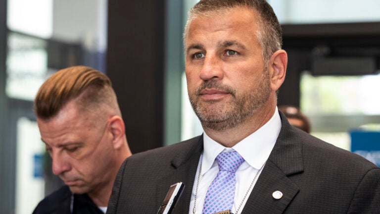 Chicago police union urges officers to ‘hold the line’ over
vaccine mandate. Mayor says ‘bring it on.’ 1