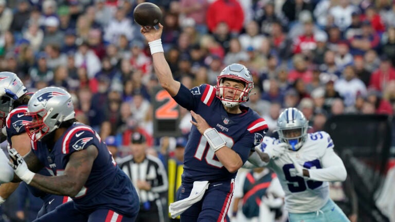 Boomer Esiason ‘not quitting’ on Patriots after loss to
Cowboys 1