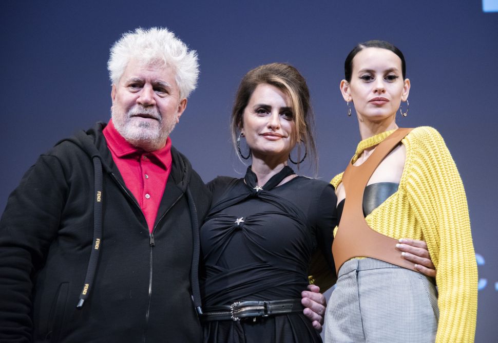 ‘Parallel Mothers’ Is the Script Pedro Almodovar Took Out of
a Drawer During Lockdown 1