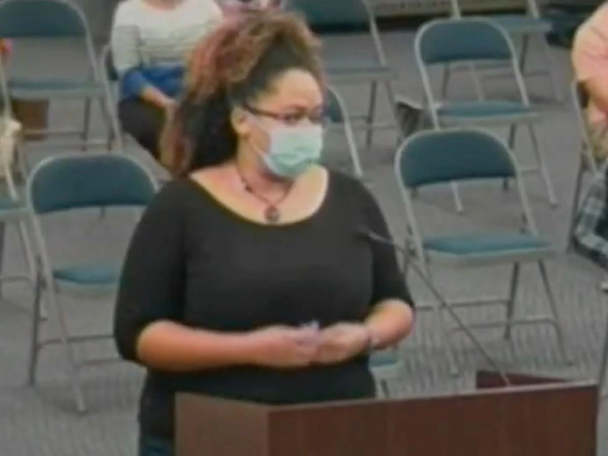 Mom whose 10-year-old died of COVID makes impassioned plea
against misinformation at Va. schools meeting – a day after burying
daughter 1 Mom whose 10-year-old died of COVID makes impassioned plea
against misinformation at Va. schools meeting – a day after burying
daughter 1